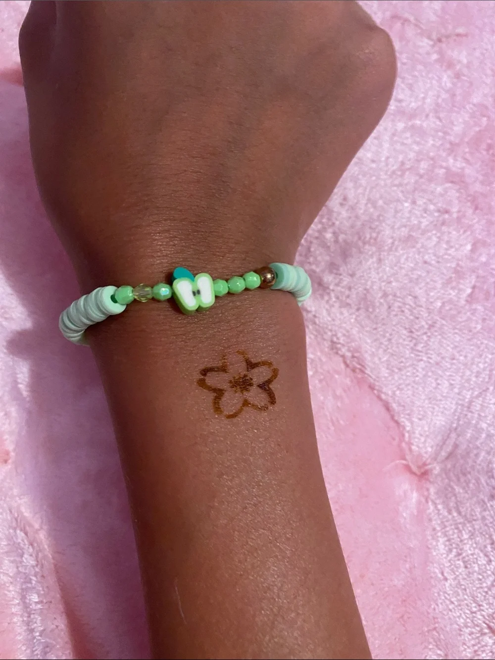 Green apple stretchy bracelet